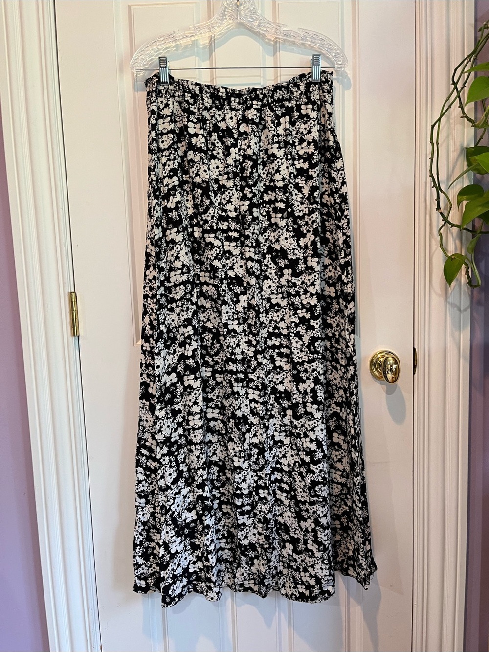 Express Black and White Floral Maxi Skirt